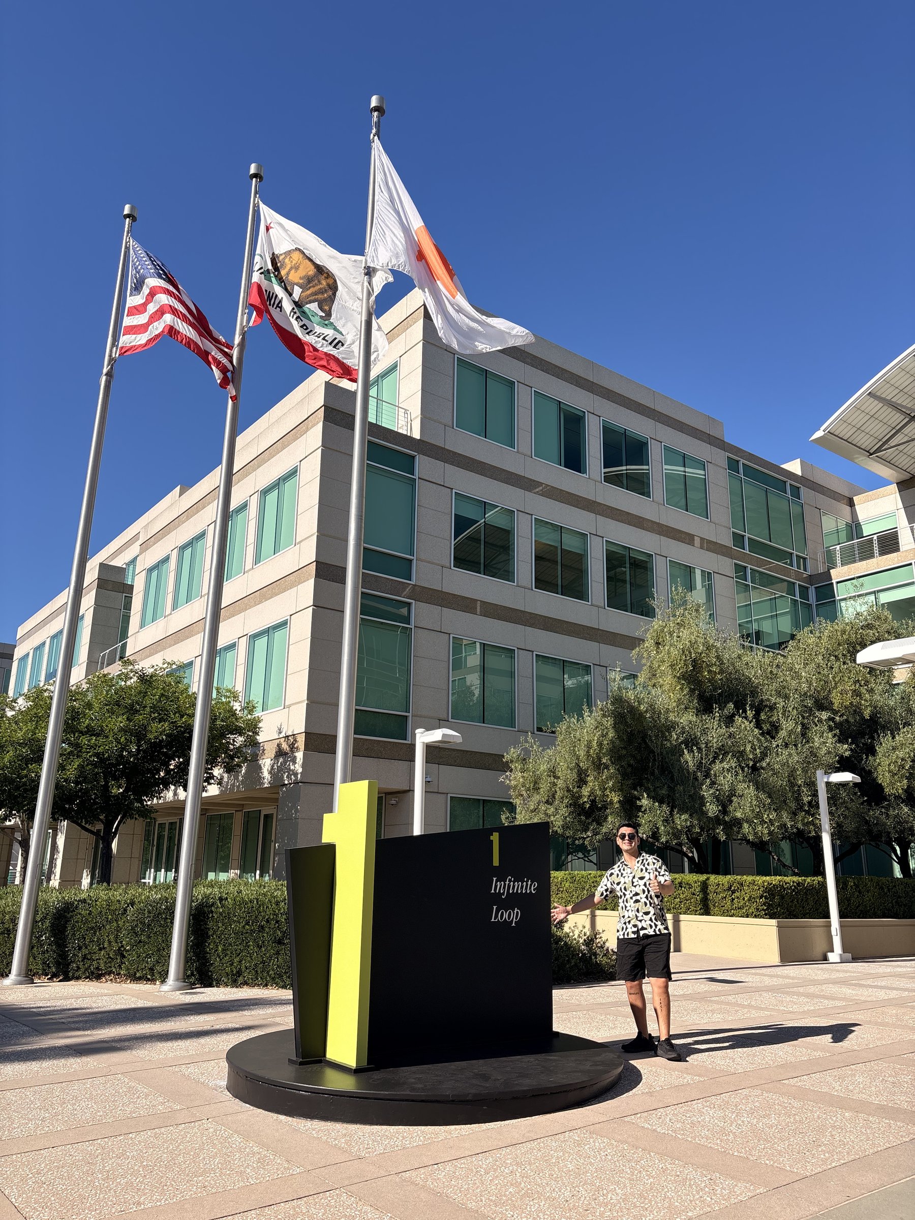 Diego Montes en la sede de Apple, Cupertino