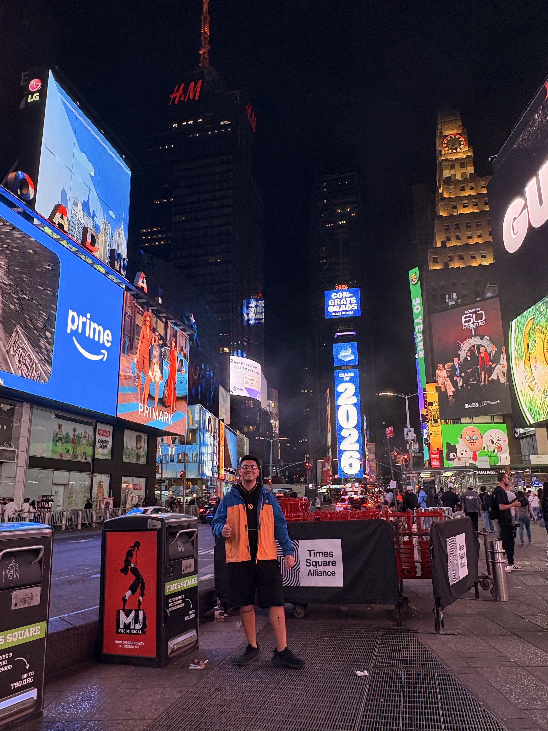Diego Montes en Times Square, Nueva York